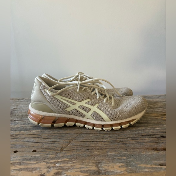 As is Women's Asics gel athletic running shoes color cream size 8.5‎ - Picture 4 of 8